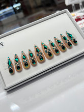 Load image into Gallery viewer, Handmade 1032 | Stiletto Emerald Green Crystal Nails