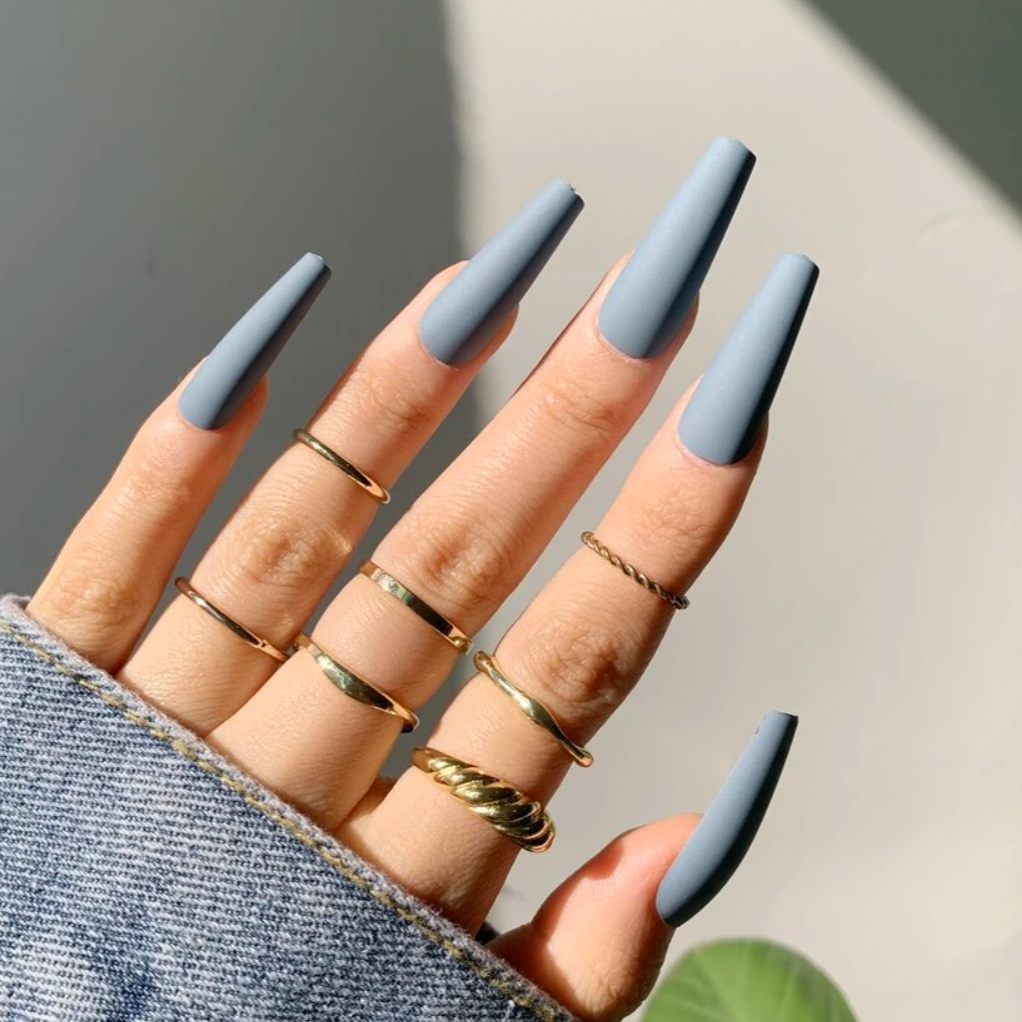 Grey top matte nails