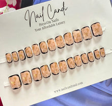 Load image into Gallery viewer, Smoke | Short Gold Flake Black Outline Nails
