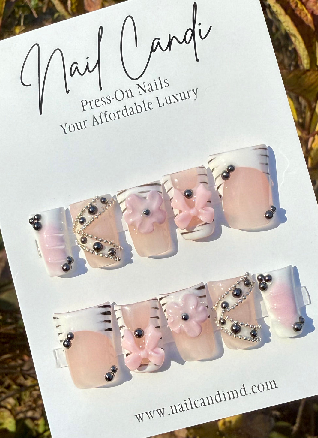 Handmade Black & White Thin Stripe Duck Nails