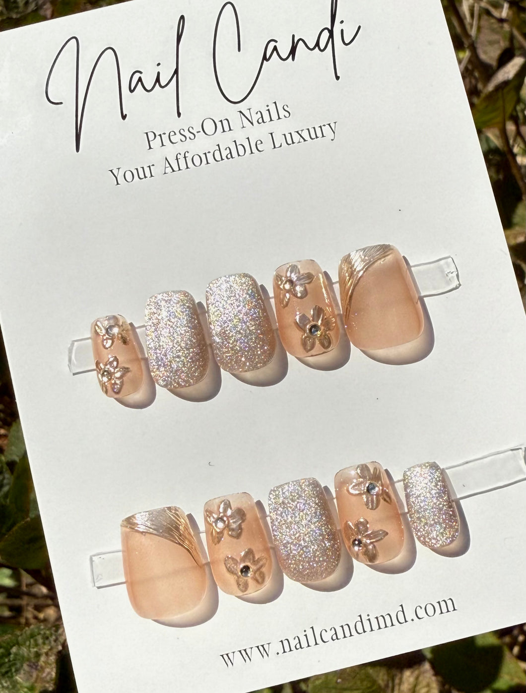 Handmade Short Square Silver & Gold Cateye Flower Nails