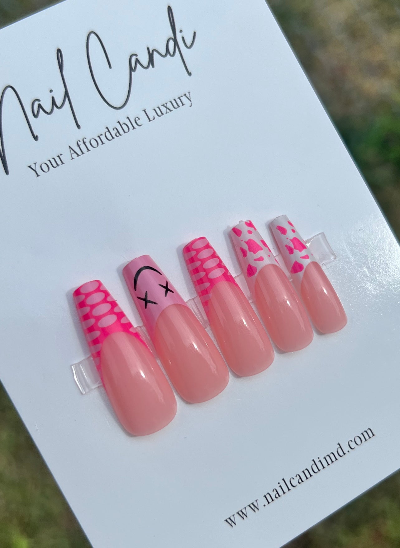 Parker  Pink Yin Yang Smile Nails
