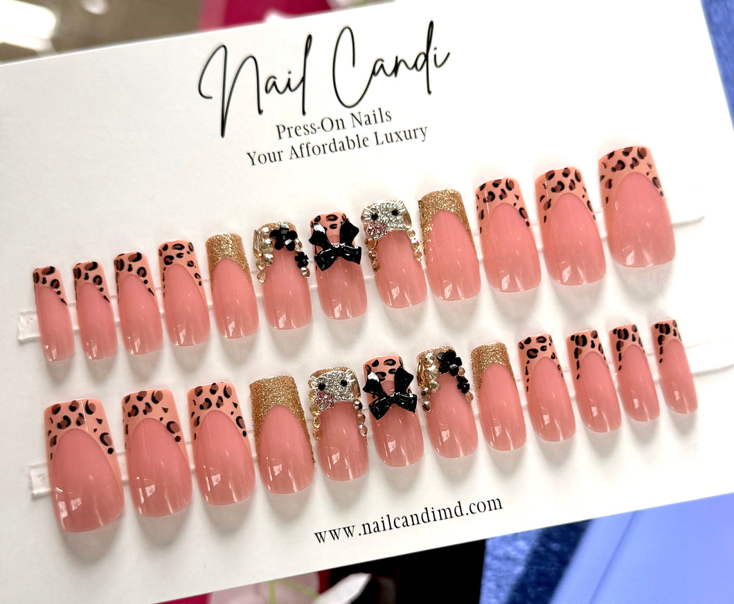 Golden Kitty | Medium Square Gold Glitter Hello Kitty Inspired Nails