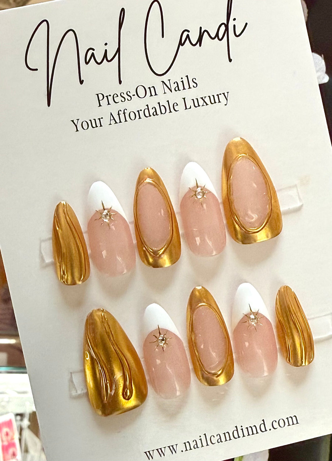 Handmade Medium Almond Simple French & Gold Chrome Nails