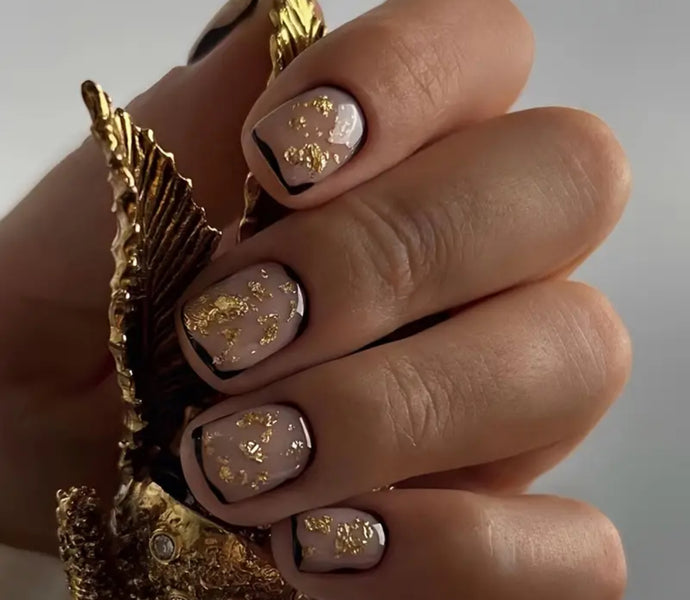 Smoke | Short Gold Flake Black Outline Nails