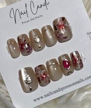 Load image into Gallery viewer, Semi-Handmade Pink &amp; Gold Floral Cateye Nails
