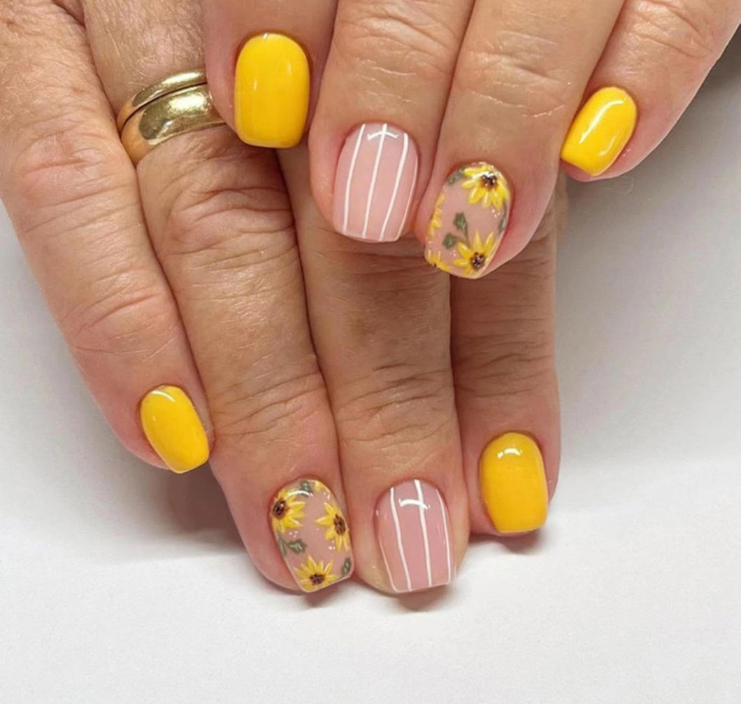 Girasol | Short Yellow Sunflower Nails