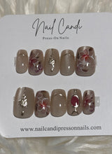 Load image into Gallery viewer, Semi-Handmade Pink &amp; Gold Floral Cateye Nails
