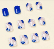 Load image into Gallery viewer, Henrietta | Short Rounded Blue Flower Nails
