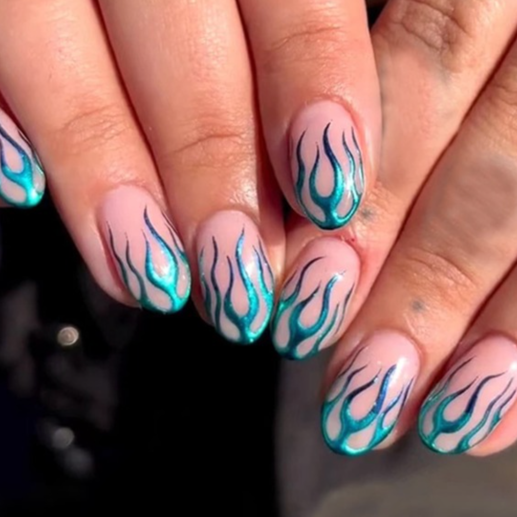 Loni | Short Round Blue Flame Nails