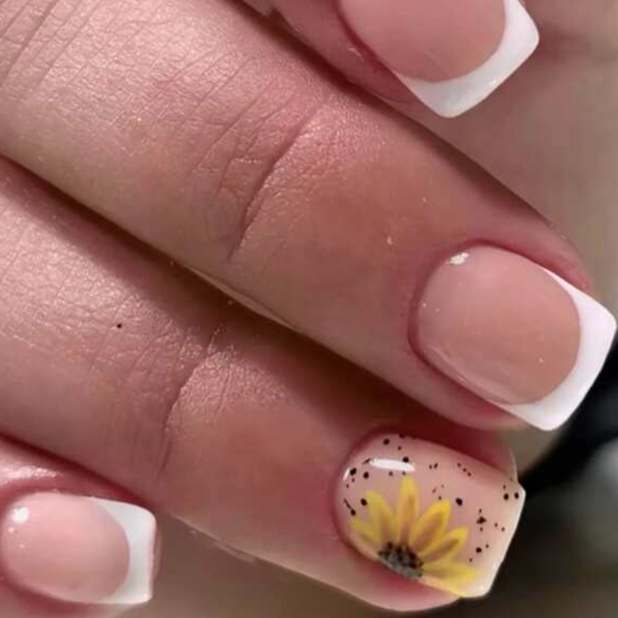 Sunflower | Extra Short French Sunflower Accent Nails