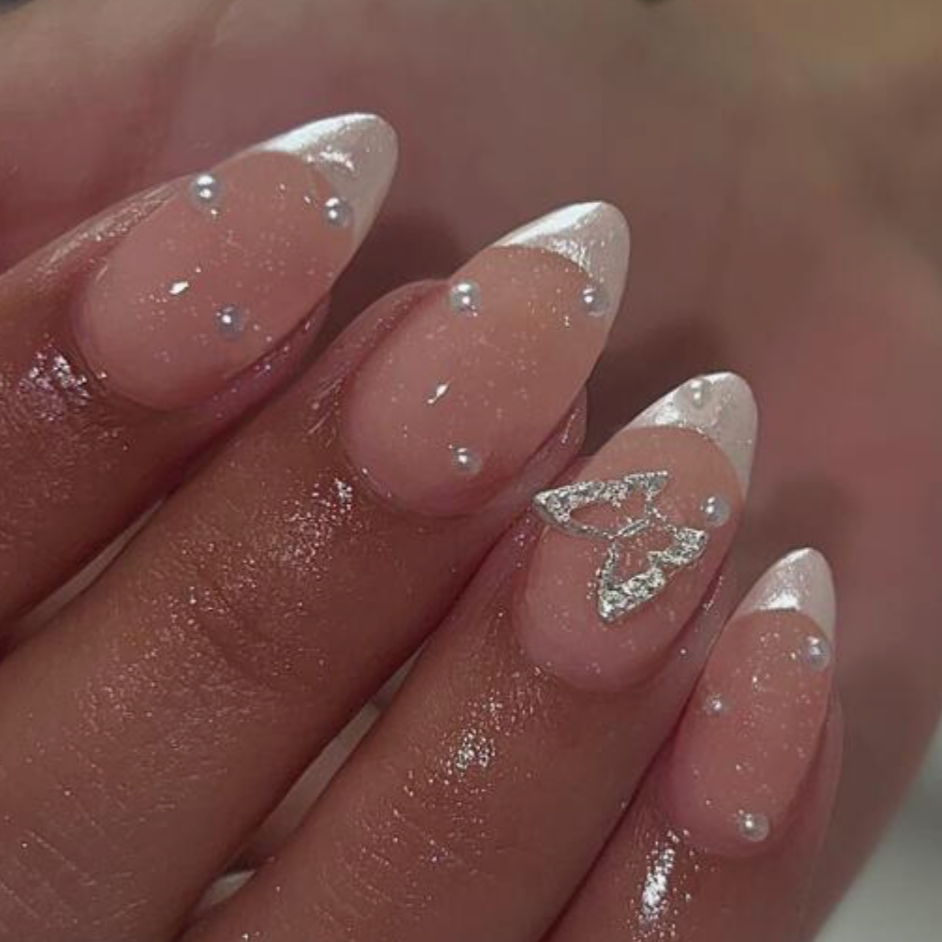 Morgan | Medium Almond Shimmer French Pearl Nails