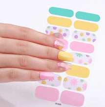 Load image into Gallery viewer, Groovy Gel Nails
