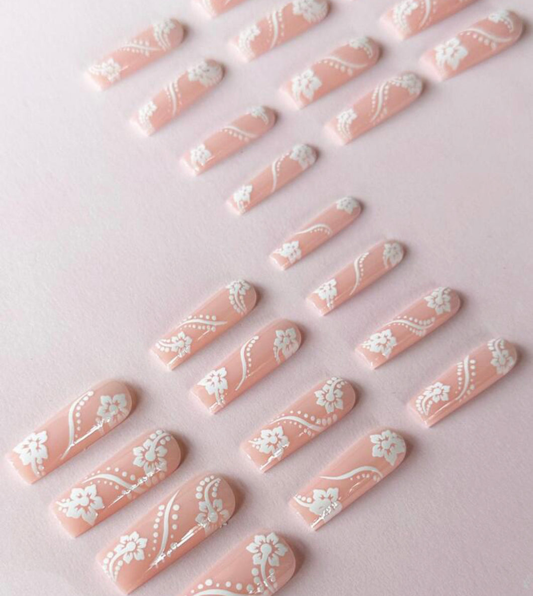 Lilly | Extra Long White Flower Nails