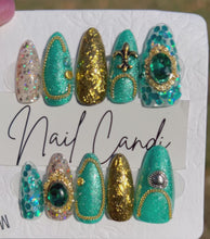 Load and play video in Gallery viewer, Handmade Almond Chrome Eccentric Nails
