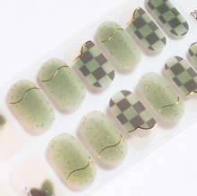 Load image into Gallery viewer, Green Checker Gel Nails
