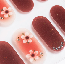 Load image into Gallery viewer, Daisy Love Gel Nails

