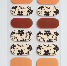 Load image into Gallery viewer, Daisy Black Gel Nails
