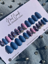 Load image into Gallery viewer, Quinn | Medium Round Pink Blue Abstract Nails
