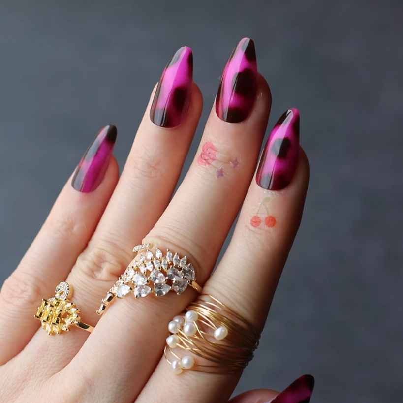 Xena | Medium Almond Pink Leopard Nails